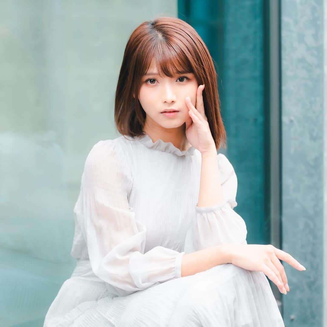 山本ゆうかのインスタグラム：「明日はkcon🌈 IVEとTXTに会える🥵❤︎👏🏻💦🌈✨  わいはステージチケットと、IVEのミーグリと、レッドカーペットも当たったの、推しアイドルに近くで会えるなんて、恵まれ過ぎて感謝。課金が最強！  昨日泊まったホテルにカーディガン忘れて取りにいかないといけなくなったけど、そんなことはどうでも良いくらい嬉しいですわな！！！  #portrait #ポートレート #ポートレートモデル #ポートレート撮影 #サロンモデル  #instagood #instafollow #instaphoto  #ミスコン #撮影モデル  #被写体 #神戸 #photoshoot #ショートカット #ボブ  #写真好きな人と繋がりたい #ポートレートしま専科 #ファインダー越しの私の世界 #portraitphotography #ショートカット #撮影データ #一眼レフ #ミラーレス #kconjapan」