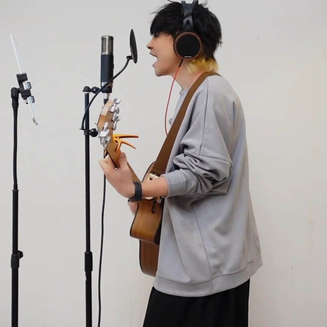 un:cのインスタグラム：「【新作のお知らせ】【弾き語りアレンジ】「夢喰 - Tani Yuuki」COVER / un:c（あんく）  ▼フルはこちら▼ youtube https://youtu.be/qPtfi9l3mJo  #歌ってみた #夢喰 #あんく　#taniyuuki #カバー」