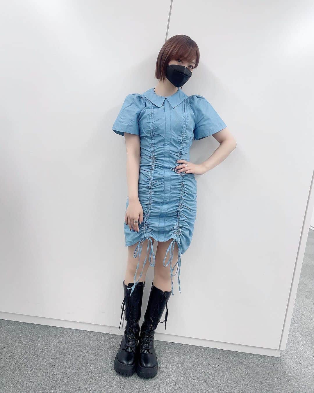 愛美のインスタグラム：「#ootd #ブルー 今年の夏の撮影にて」