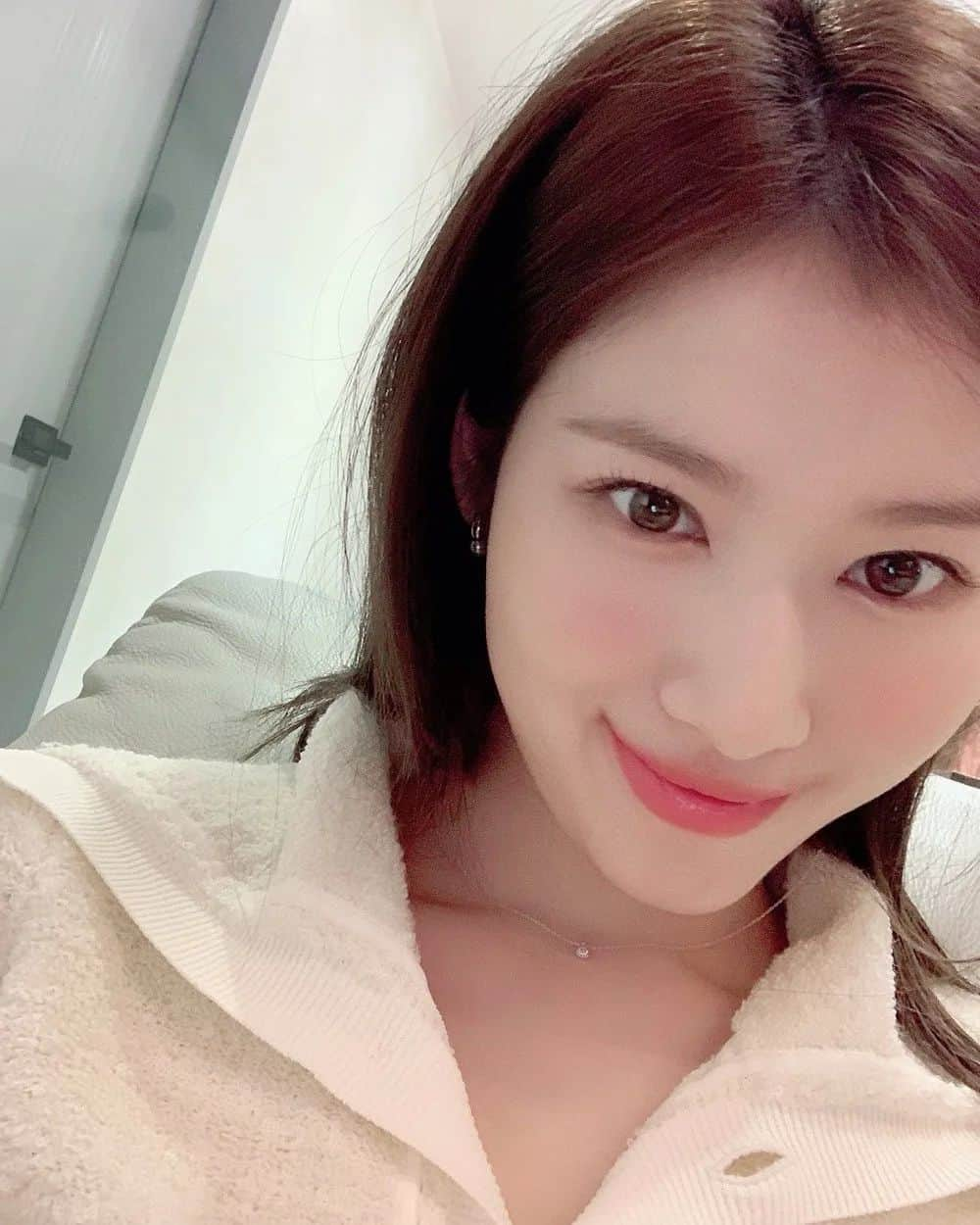 サナさんのインスタグラム写真 - (サナInstagram)「💕 ーーーーーーーーーー Follow > @sana.twice.kr < . @m.by__sana @twicetagram #TWICE#트와이스#ONCE#Sana#사나 #Nayeon#나연#Jeongyeon#정연#Momo#모모#Jihyo#지효#Mina#미나#Dahyun#다현#Chaeyoung#채영#Tzuyu#쯔위」10月14日 23時15分 - sana.twice.kr