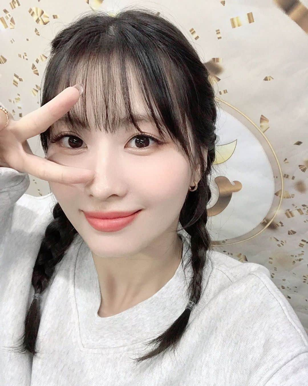 モモのインスタグラム：「♡ [Update] 221014 - ONCE Japan Staff Blog Update   -  #MOMO #트와이스 #모모 #平井もも #もも #TWICE ©️ owner」