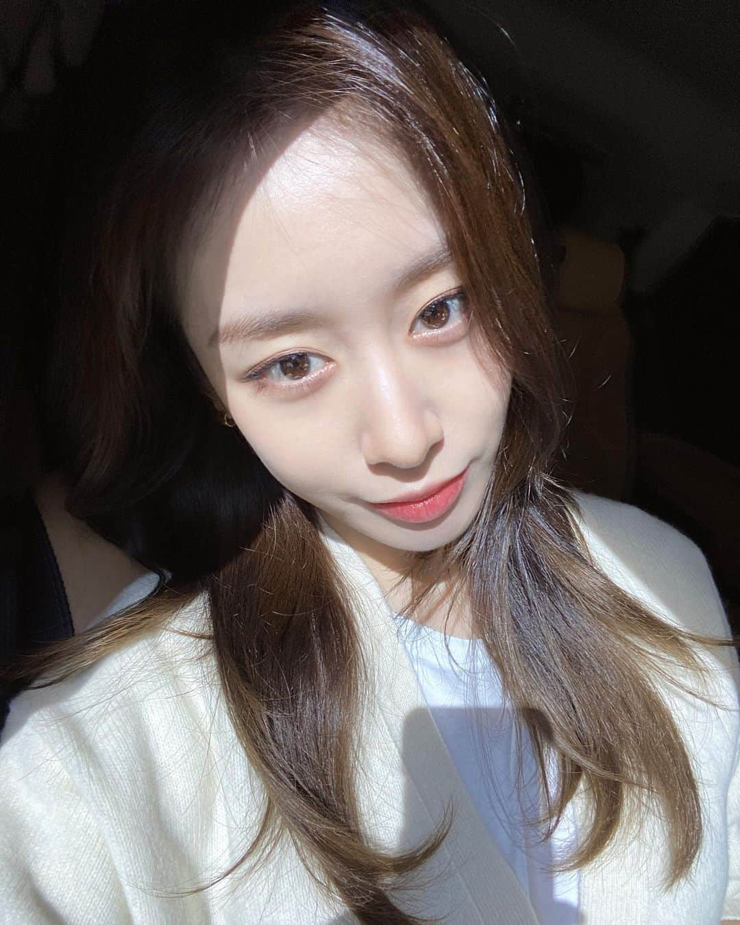 ジヨン さんのインスタグラム写真 - (ジヨン Instagram)「오랜만에 셀카📸」10月14日 23時54分 - jiyeon2__