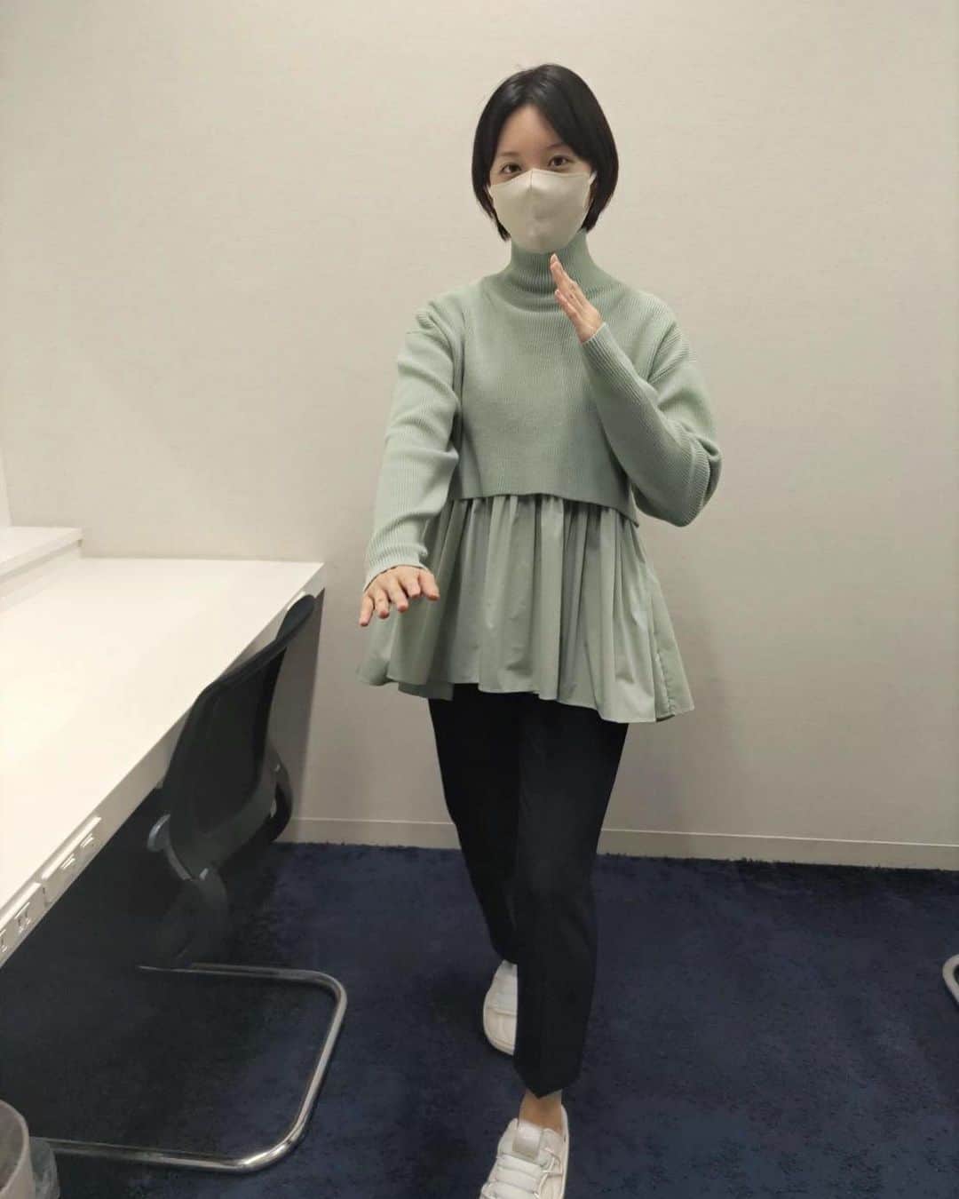 のインスタグラム：「. 衣装を考える時間」