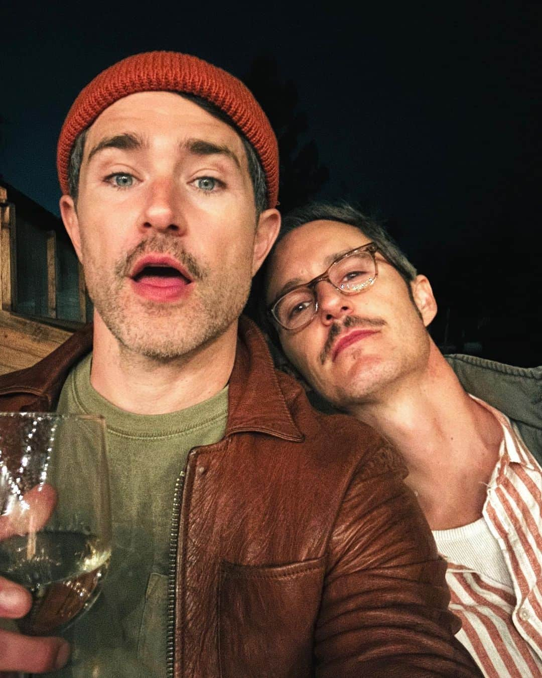 マット・ダラスのインスタグラム：「When the pumpkin patch is at a winery I’m happy as can be 🎃👻」