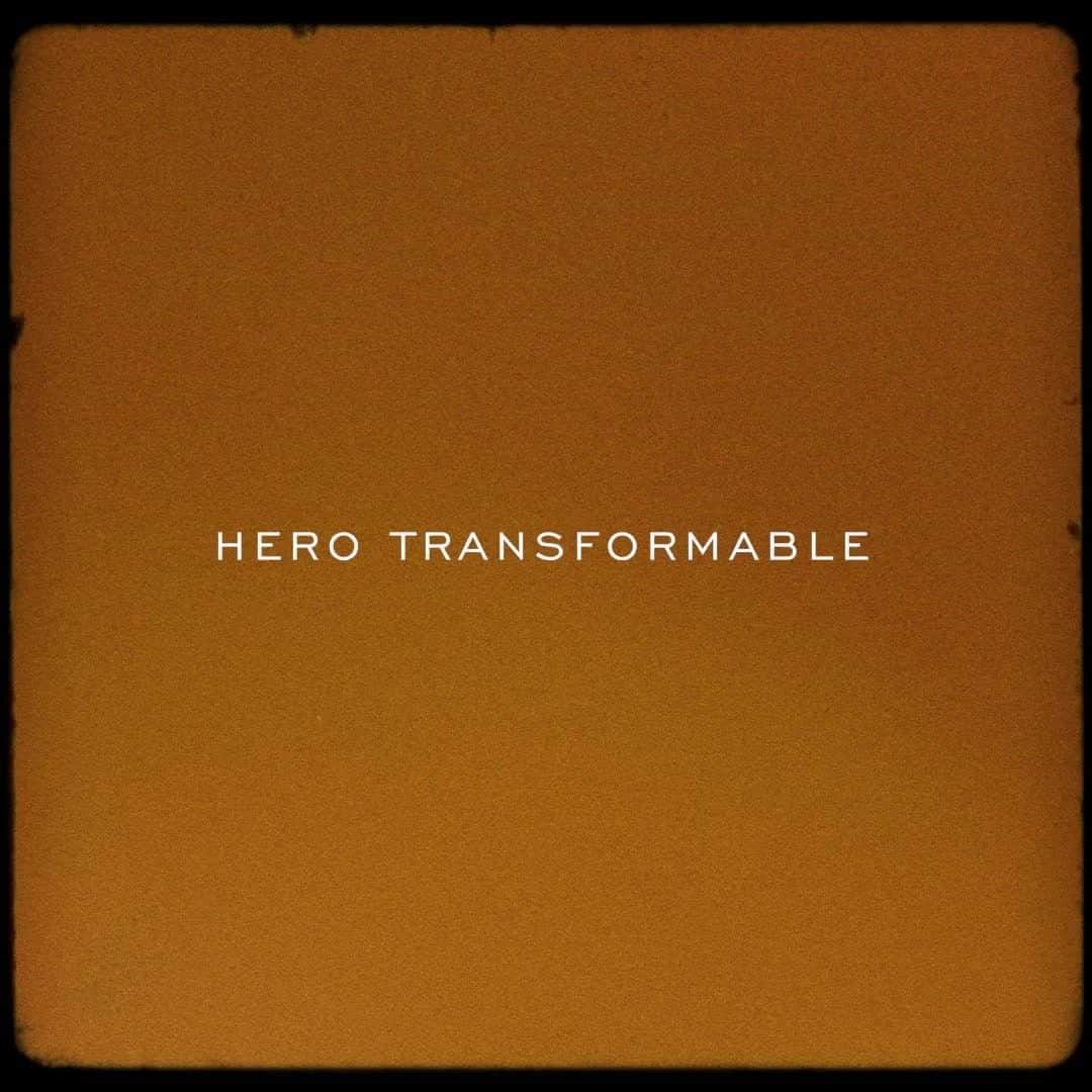 ジョン ハーディーのインスタグラム：「Discover our new Hero Transformable necklace, versatile and inclusive, designed to highlight your impeccable style.   #SustainableLuxury #StyleItYourWay」