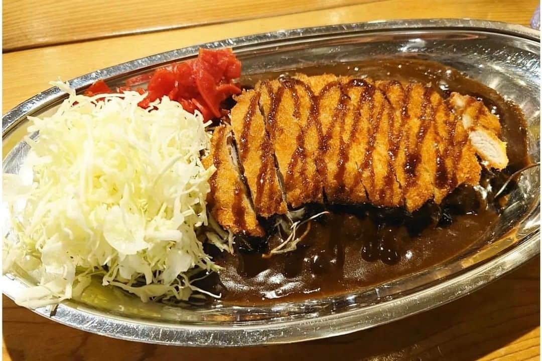 ゴーゴーカレーのインスタグラム：「本日10月15日はゴーゴーDAY❗ トッピングサービス券１枚進呈です✨🦍✨ 食欲の秋！各地へご旅行のお客様！ 是非、ゴーゴーカレーを食べてください♪ 旅行の秋！食欲の秋！楽しみましょう(^^♪  🍛ゴーゴーカレー公式通販ページ https://jp.gogocurry.com/ 🍛ゴーゴーカレー公式YouTube　 【開運ゴリラ】で検索！登録お願いします⭐️ 🍛 Instagram https://www.instagram.com/gogocurry55/ 🍛 Twitter https://twitter.com/GOGO_CURRY​ 🍛TikTok始めました❣ 【ゴーゴーカレー公式】で検索  #ゴーゴーカレー #curry #金沢グルメ #gogocurry #カレー #金沢カレー　#テイクアウト　＃デリバリー　#レトルトカレー　＃ゴーゴーデー　#カレーで元気　　#今日のランチ #食欲の秋　#旅行」