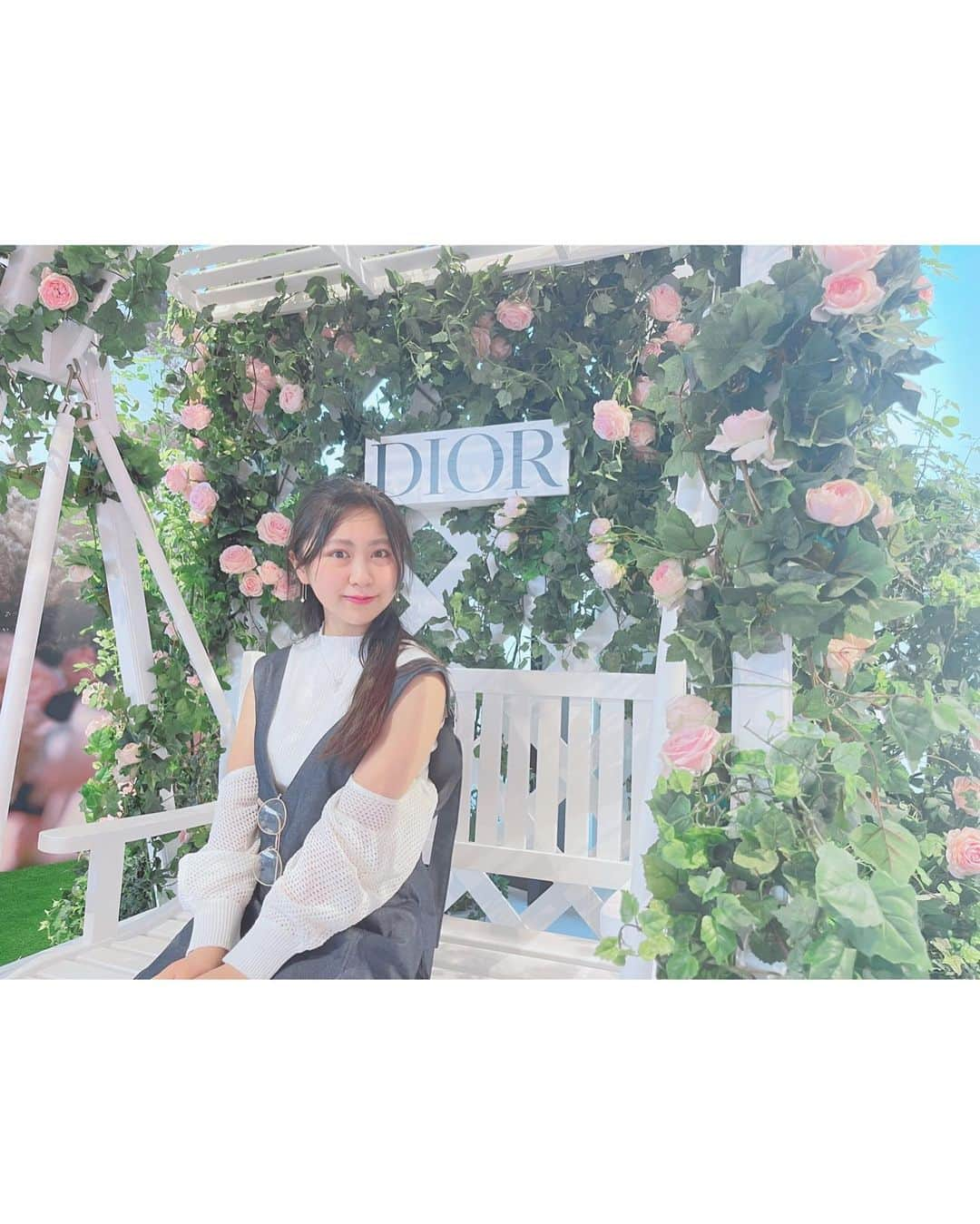 須田理夏子のインスタグラム：「・ ・ ・ お母さんとお出かけした日のりか💕  ※１ヶ月前の写真😉💓  #お母さん  #お出かけ  #原宿  #表参道  #harajuku  #Omotesandou  #Dior  #DIORPRESTIGE  #ディオールプレスステージ  #ザローズギャラリー  #COACH  #コーチFall2022イベント  #おしゃれ  #Mystrada  ##me #系統バラバラ系女子  #須田理夏子 #乃木坂46  #乃木坂好きな人と繋がりたい #乃木坂好きな女ヲタさんと繋がりたい #乃木坂 #3期生 #岩本蓮加 #岩本蓮加推し #photo  #photography #followｍe」