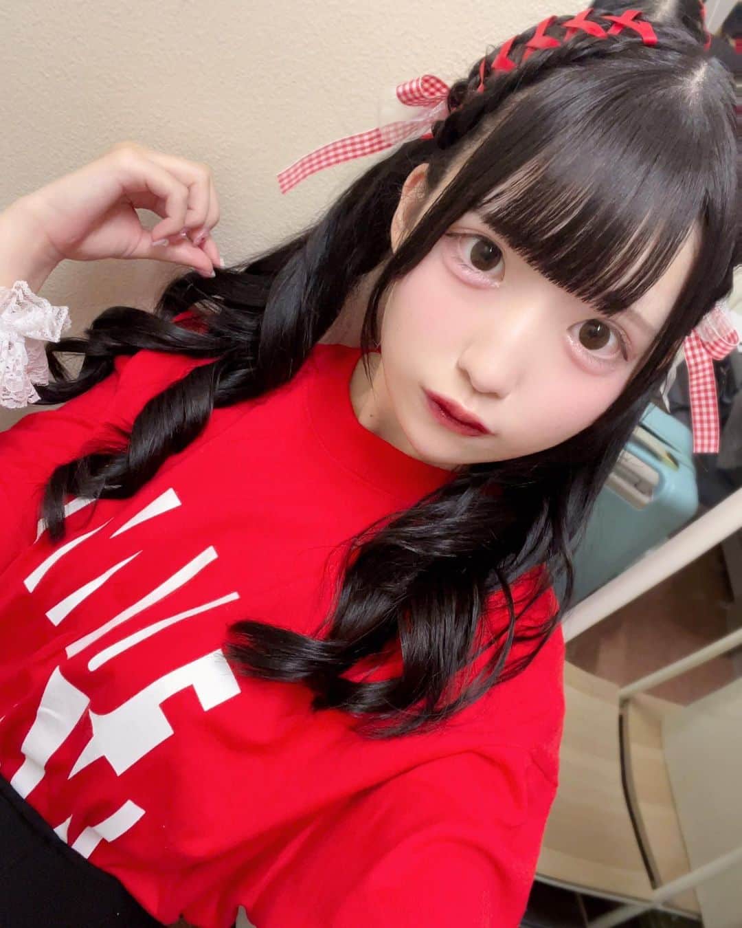 姫崎もえのインスタグラム：「プリズムハートさんのイベントに参加しました！ 来てくれた人ありがとう‪‪❤︎‬ 久しぶりのアイドル楽しかった  ・  ・  #アイドル #地下アイドル #コンカフェ嬢 #コンカフェ #雰囲気好きな人いいね #地雷女 #地雷系女子 ##地雷女子と繋がりたい #量産型ヲタク #量産型コーデ #jk #jkブランド  #他撮り #自撮り界隈 #自撮り界隈の人と繋がりたい #1mmでもいいなと思ったらいいね #美男美女と繋がりたい #いいねした人全員フォローする #いいね返し #地下アイドル好きな人と繋がりたい #粉我 #偶像 #メイドカフェ #メイド服 #Instagood #photooftheday #グラビアアイドル」