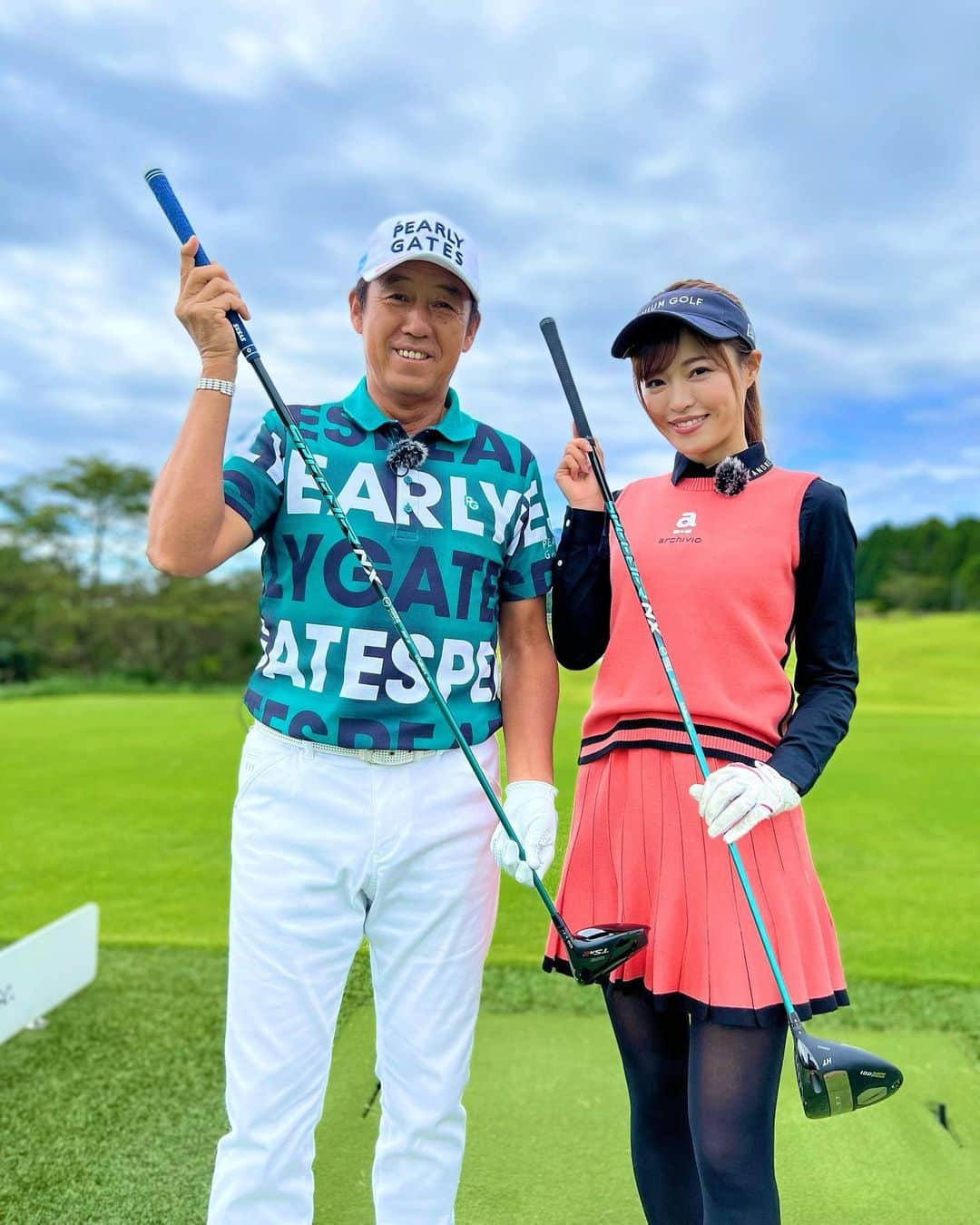 高橋としみさんのインスタグラム写真 - (高橋としみInstagram)「今日のuuum golfの動画は、 @fujikura_japan さんから新しく発売された #nxgreen を試打てみました⛳️✨  発売されたばかりのシャフトです⛳️ 皆さんぜひチェックしてください👍  #ゴルフ#ゴルフ女子#uuumgolf #フジクラシャフト #アルチビオ#アルチビオコーデ#太平洋クラブ御殿場コース」10月15日 20時01分 - toshimi_1002