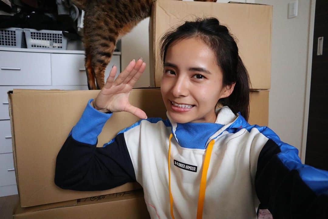 佐野千晃のインスタグラム：「YouTube更新されてるからみんな見といてね〜！  ただの衣替え動画だけどww  #natural #healthy #good #gilrs #gilr #cool #cute #ooted #selfie #self #face #スポーツ女子 #スポーツ #ハワイ #笑顔 #ひまわり#衣替え」