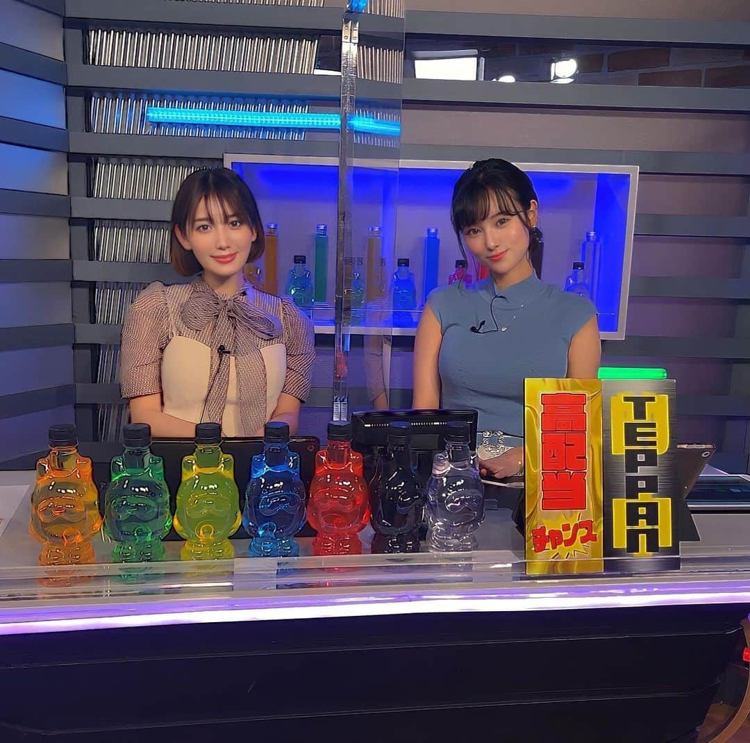 小島みゆのインスタグラム：「【今夜の #ミッドナイト競輪 🌃】  20:30から豪華ゲストが ABEMAで『京王閣 F2 初日』を生予想‼️  ⇒ https://abema.tv/channels/keirin-auto/slots/9jxxUkMaYfSwRH  まなかちゃんと 月間ランキング150万と聞いて MC席に逃げ込み😂」