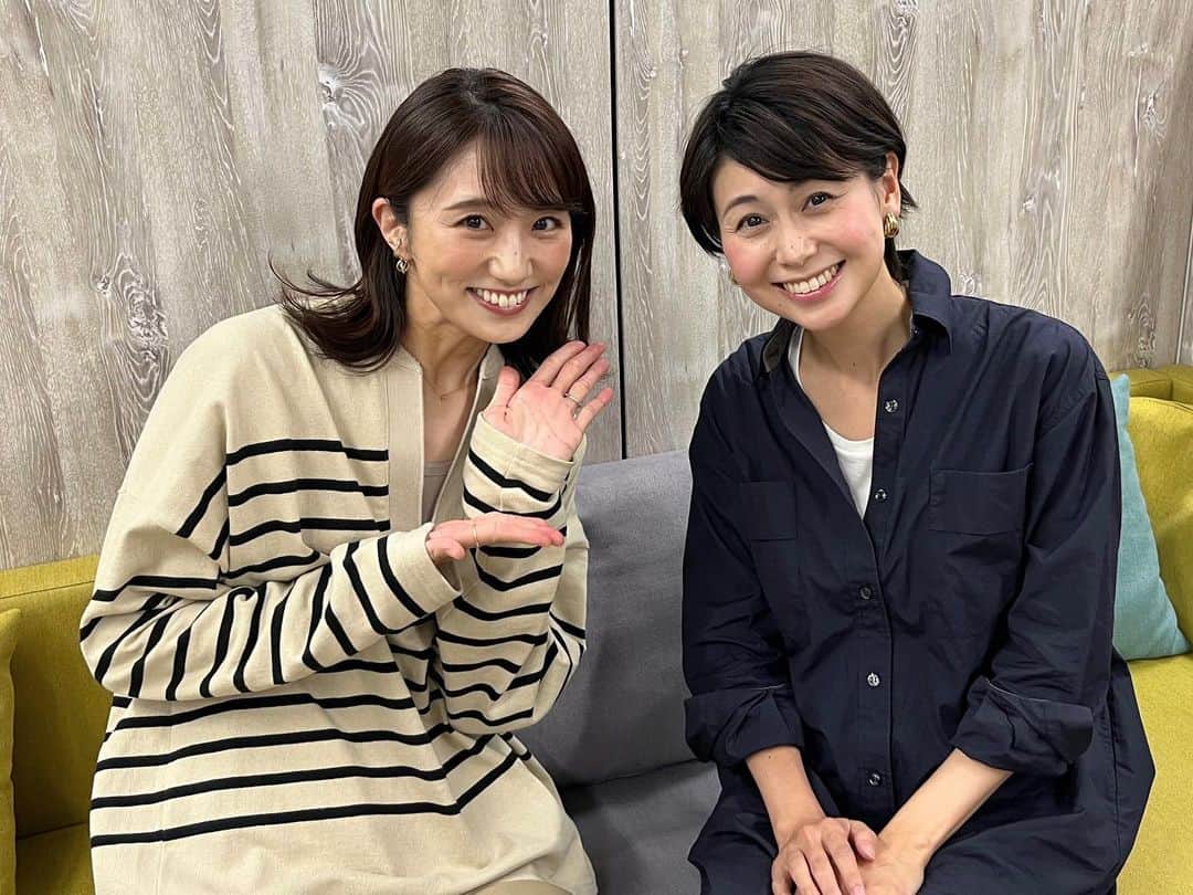 フジテレビアナウンサーさんのインスタグラム写真 - (フジテレビアナウンサーInstagram)「山中章子です。 2年ぶりに復職しました。  産休前にすでにコロナ禍ではありましたが、久しぶりのアナウンス室は人が少なく、テレワークなども進んでいて、驚くことがたくさん！少しずつ慣れていきたいと思います♪ どうぞよろしくお願いいたします！  同期の松村アナと☺︎  #フジテレビアナウンサー #山中章子」10月15日 13時24分 - fujitv_announcer