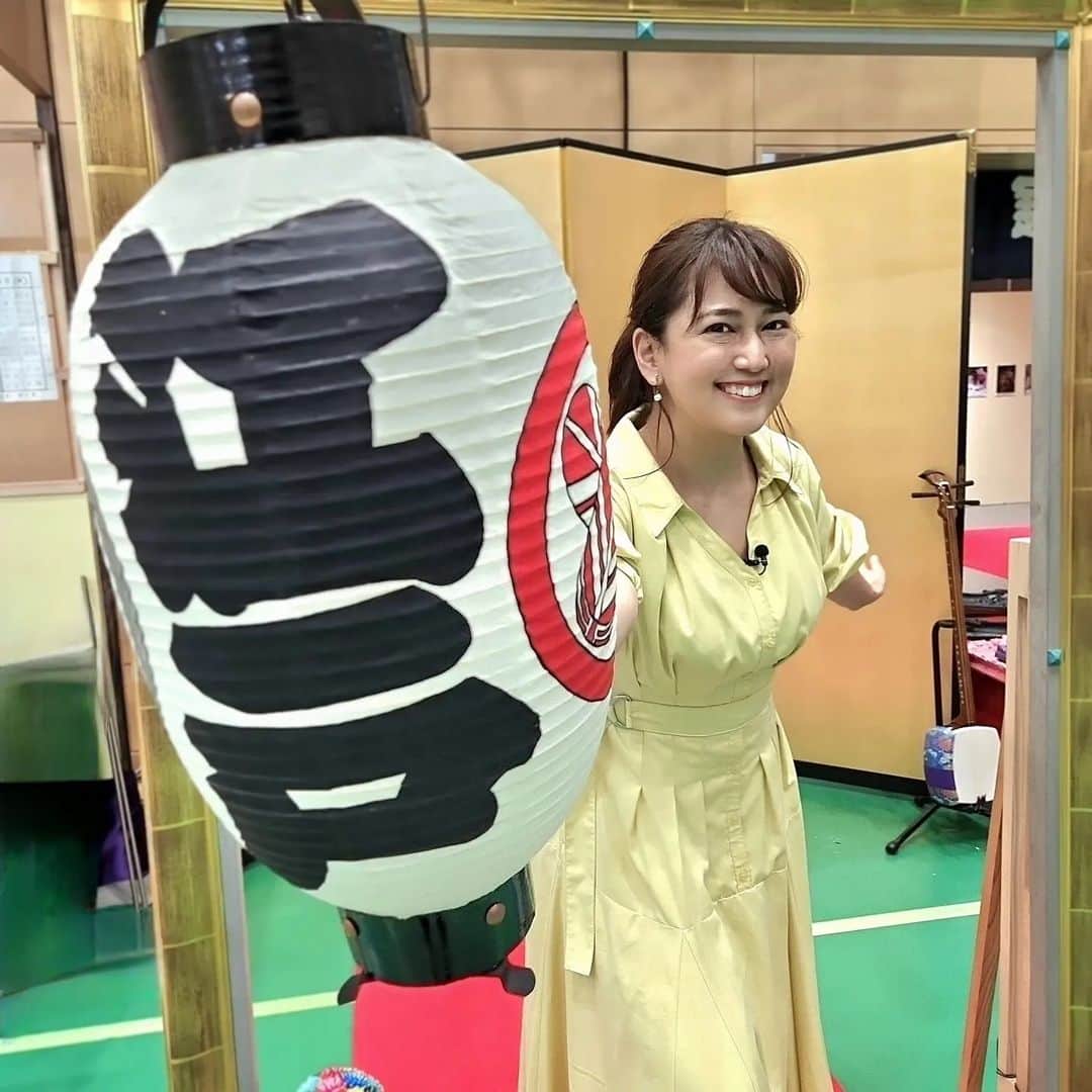 のインスタグラム：「. 【人もモノも一期一会】 伝統工芸のイベントを取材！ 古くから日本に息づく技が一堂に会し、右を見ても左を見ても味のある作品に会まみえる独特な雰囲気ある場となっていました。 職人さんの技と手仕事を目の前で見たり、体験したり、直接話ながら作品の魅力を教わりながらお気に入りの品を選んだり。  ただ、作品を手に取る。 というだけでなく、そこも含めて自分にとっての最高の品との出会いがあるかもしれない空間となってたような気がします。  実は私も気に入ったものがあったのですが、仕事が終わってからお店に戻った時にはもう遅く。 すでに他の人のところにお嫁に行ったそうです。  もの１つとっても一期一会。 ひとつひとつの出会いはやはり大切にしていきたいなとしみじみと感じた１日だった。  #アナウンサー #ナレーター #フリーアナウンサー #フリーナレーター #圭三プロダクション #女子アナ #荒川ケーブルテレビ #荒川区 #東京都 #職人 #伝統 #ものづくり #一期一会  #群馬テレビ #GTV #静岡放送 #SBS #NHK #NHK帯広放送局 #静岡 #浜松 #群馬 #北海道 #帯広 #東京  #仕事好きと繋がりたい #感謝  #ありがとう」