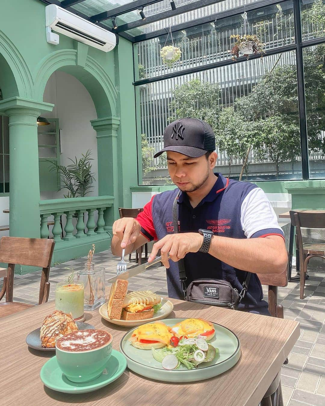 PSYのインスタグラム：「Brunch alone..」