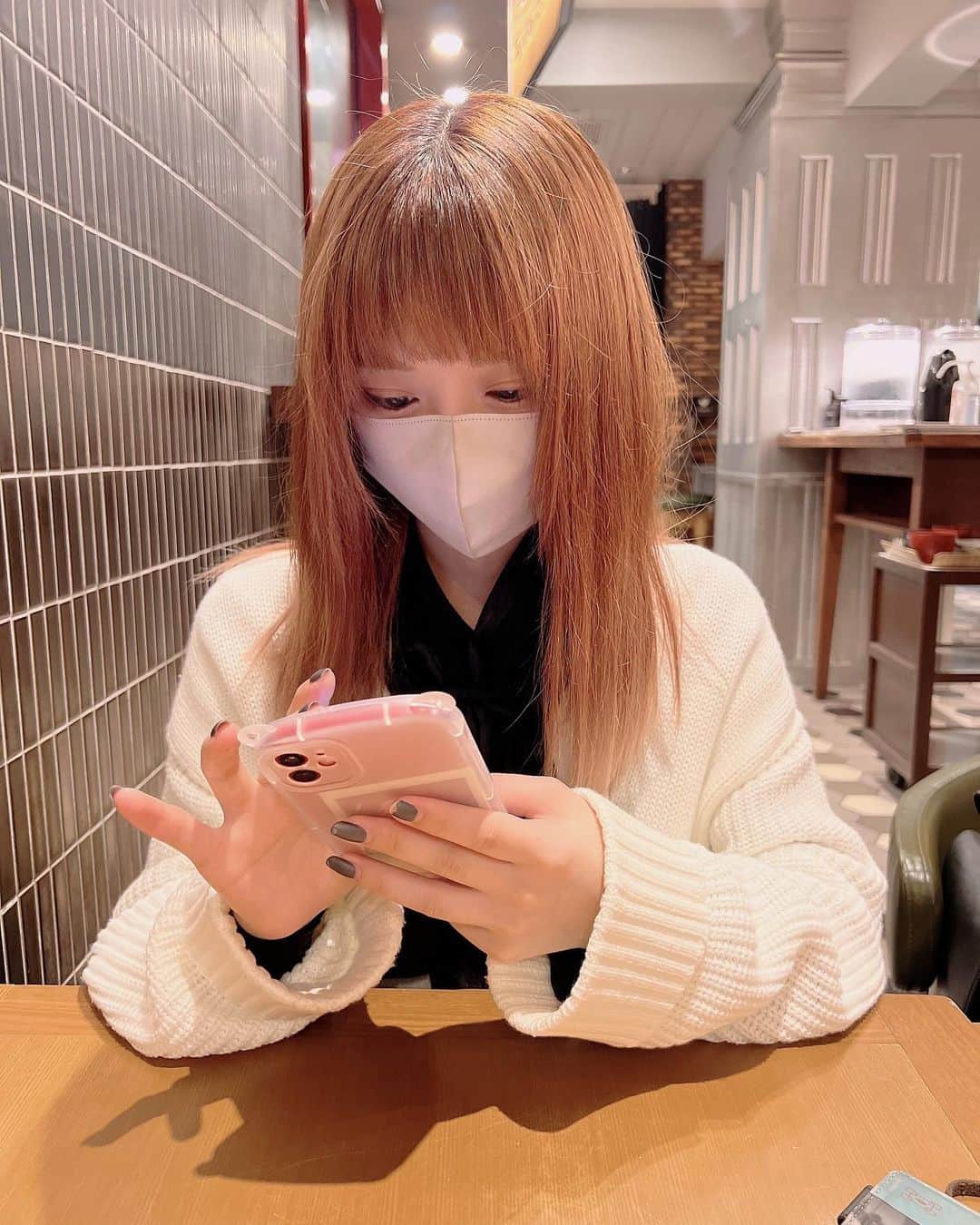 岩城優里のインスタグラム：「最近の髪の毛と謎な写真たちです🫶🏻」