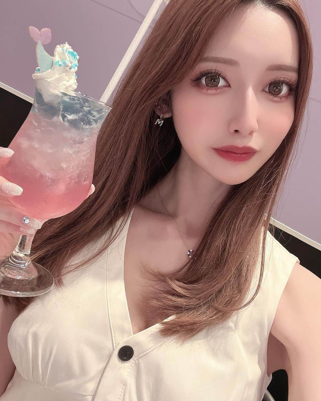 MIKIRUNのインスタグラム：「🧜🏻‍♀️💙💜💗」