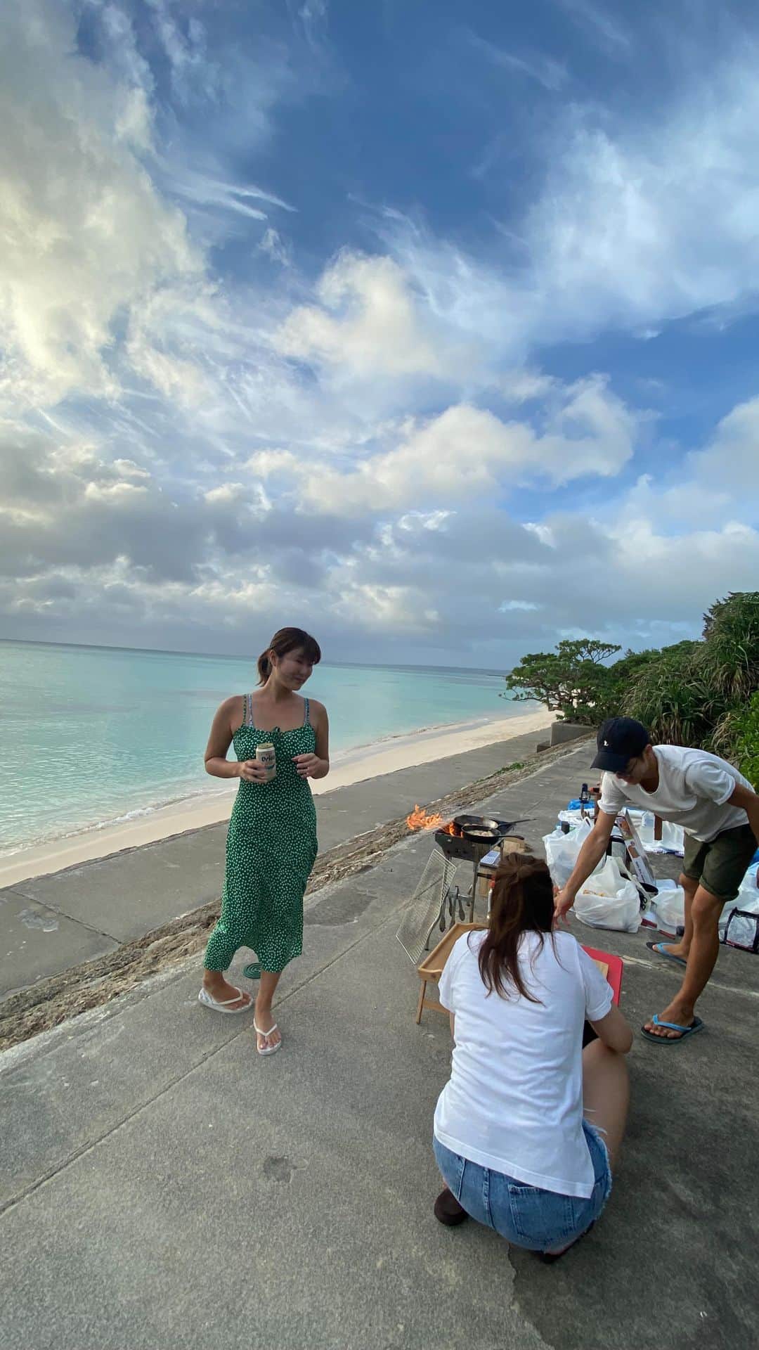 のインスタグラム：「🌴  宮古島のsecret beach で  最強 BBQ なう。もうなにもいらない  #BBQ #宮古島」