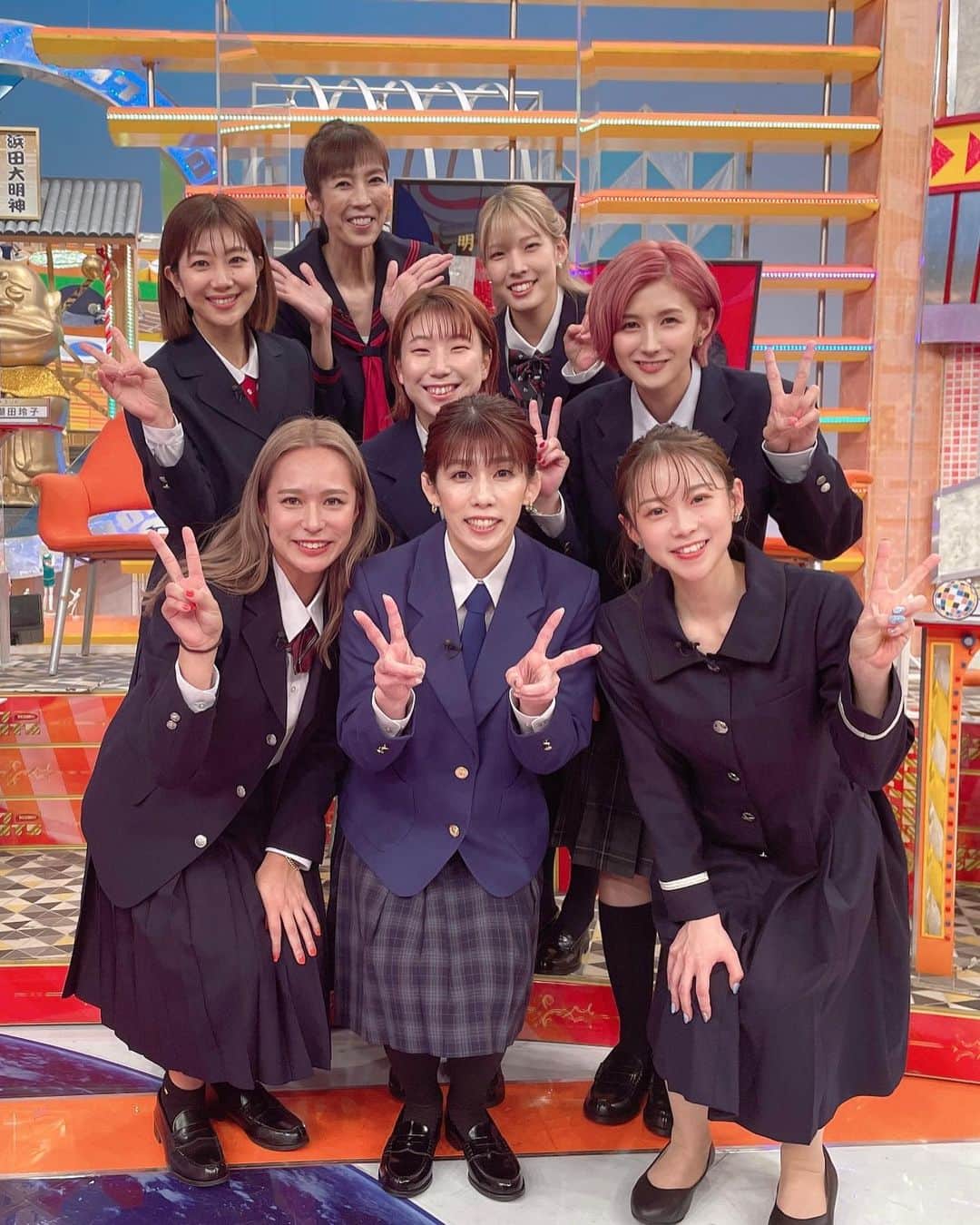 のインスタグラム：「えっと…なんかすいません笑笑  20年ぶりの制服…いろいろ思うことあるかと思いますが薄目で…いやいや、優しい目で見ていただけたらと思います😂😂  明日19時〜20時54分 フジテレビ『ジャンクスポーツ』 女子アスリートの青春は超濃密SPです🙋‍♀️  #フジテレビ #ジャンクスポーツ #青春を思い出して #爆笑トークが止まらない  #面白すぎました」
