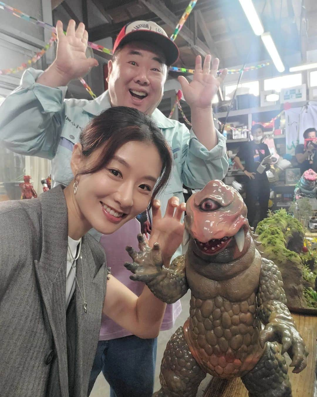 玄里のインスタグラム：「TBS 日曜劇場「アトムの童」  第一話 あす10/16 よる9時から🦖  Finally, The first episode of "Childrenof Atom" is on the air tmrw 9pm !!  #アトムの童 #塚地さん🙌」