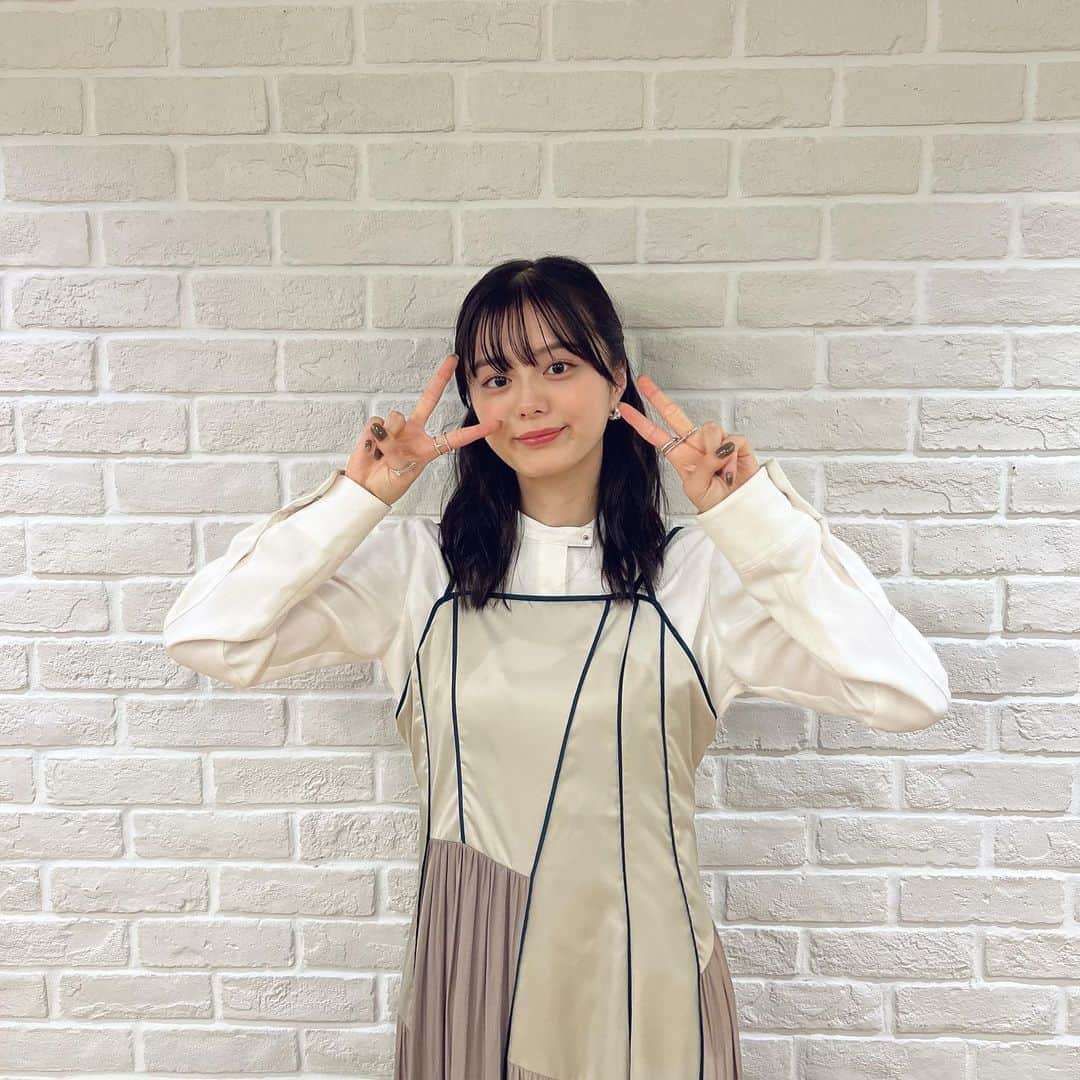 紺野彩夏のインスタグラム：「覆面D 放送直前インスタライブ、ありがとうございました〜！ 第1話、お楽しみいただけましたか？ 第2話もぜひご覧ください☺︎ 見逃し配信もぜひ🙆‍♀️」