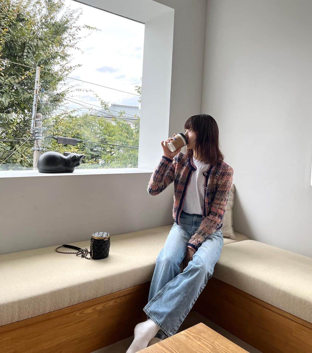 飯島望未のインスタグラム：「My favorite cardigan @chanelofficial」