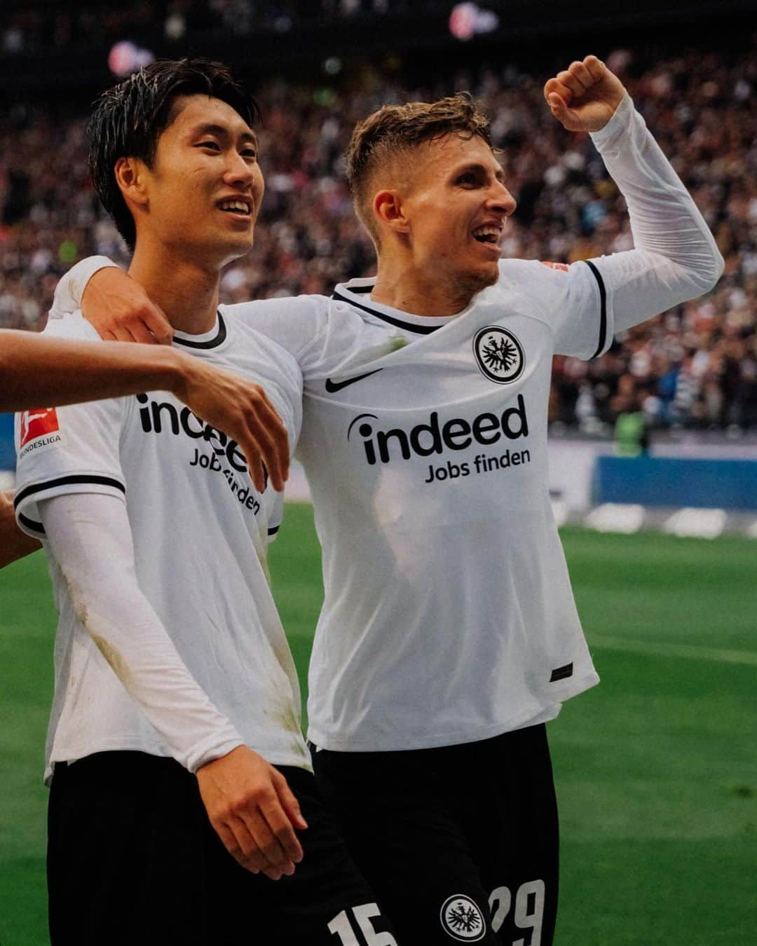 鎌田大地のインスタグラム：「Great team performance 🏋️🦅🔥  @eintrachtfrankfurt」