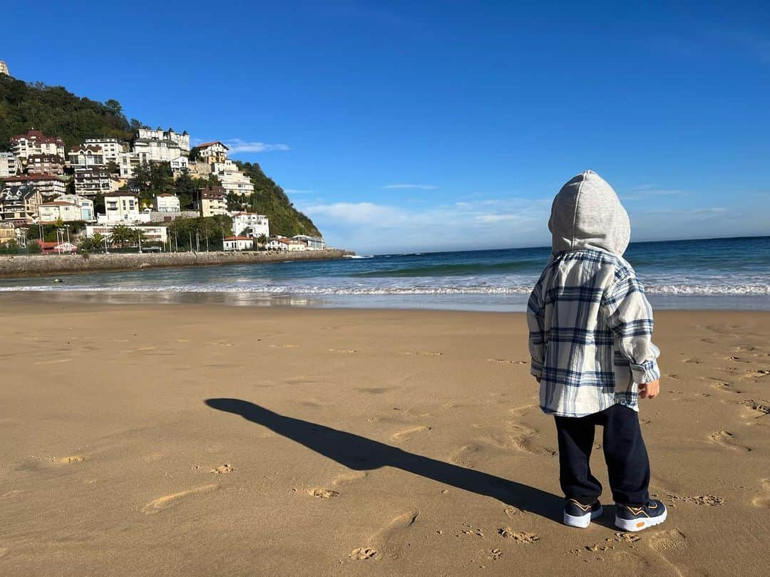 クセニヤ・モニコのインスタグラム：「Fam❤️  📍San Sebastián」