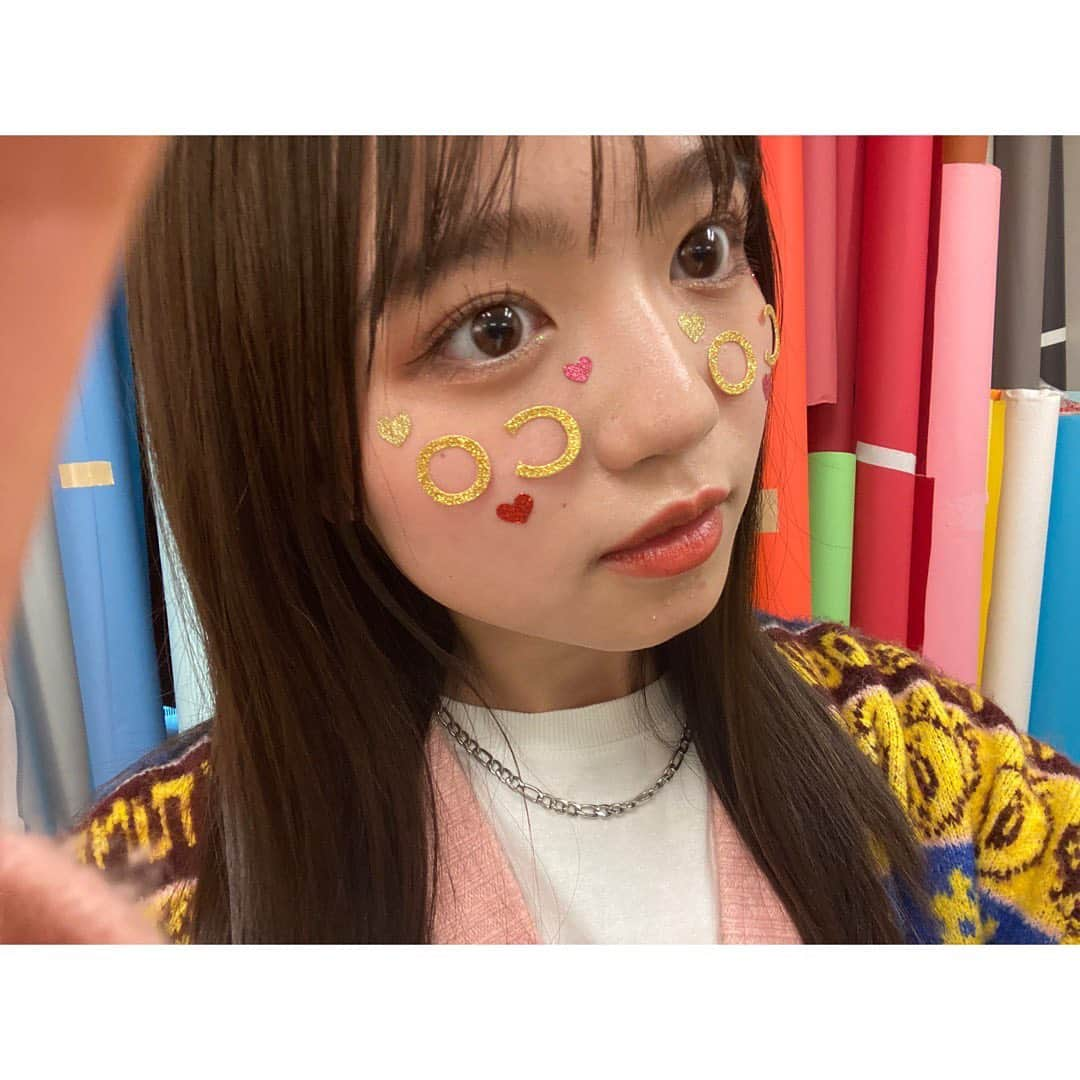 阿部ここはのインスタグラム：「・ 今日の23時59分まで！！ 世界に10枚しかない阿部ここはのサイン入りチェキ是非getして自慢してください✊🏻 世界に10枚しかとか言うとレア感増すよね笑笑 ⁡ あ久しぶりのドアップ ⁡ #阿部ここは#Popteen#Popteen11月号」