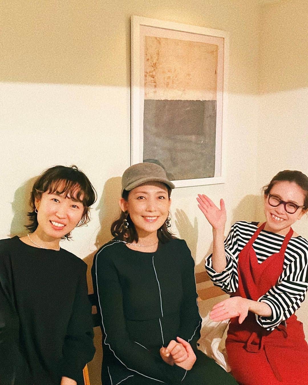 田中美里のインスタグラム：「大好きなお2人に挟まれて。  #frérot  @frerot_kanazawa  #フレロ #フレンチ #金沢 #楽しい時間はあっという間」