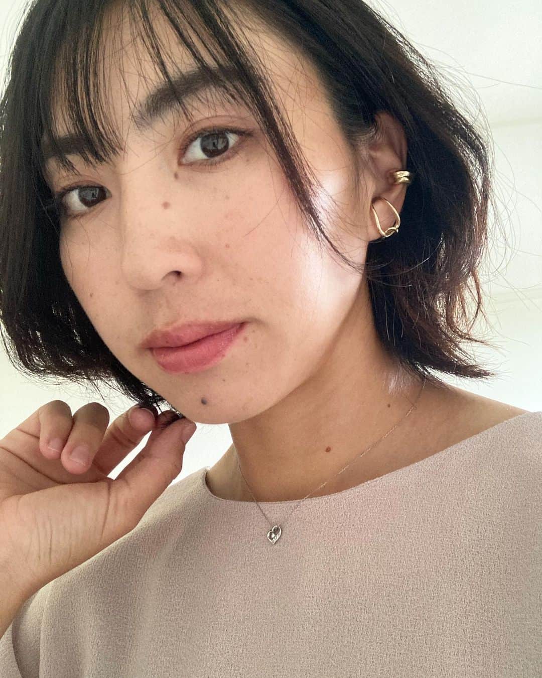 鈴木千代のインスタグラム：「たまにはめかして💄 出かけようの会。  自分で言うのも悲しいけど 本当に20代には見えない👵  #アラフォーの休日 #年相応の顔面いつよ」