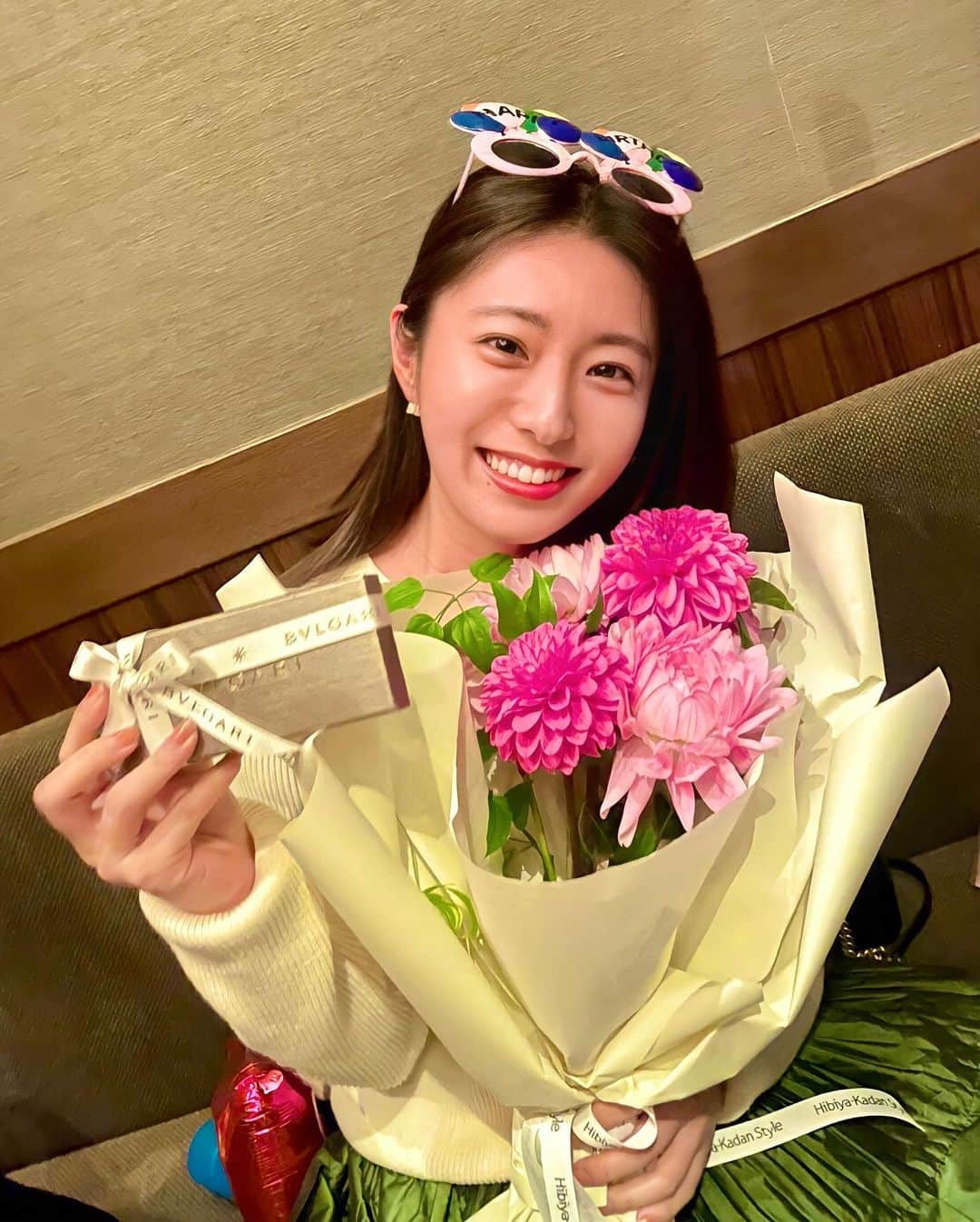 白戸ゆめのさんのインスタグラム写真 - (白戸ゆめのInstagram)「💝 . 大好きな人たちから素敵なお祝いを🥂 遅ればせながら、ありがとう❤️ . #撮影環境により画質はまちまち #逆光 #誕生日」10月16日 17時03分 - yumeno.s_