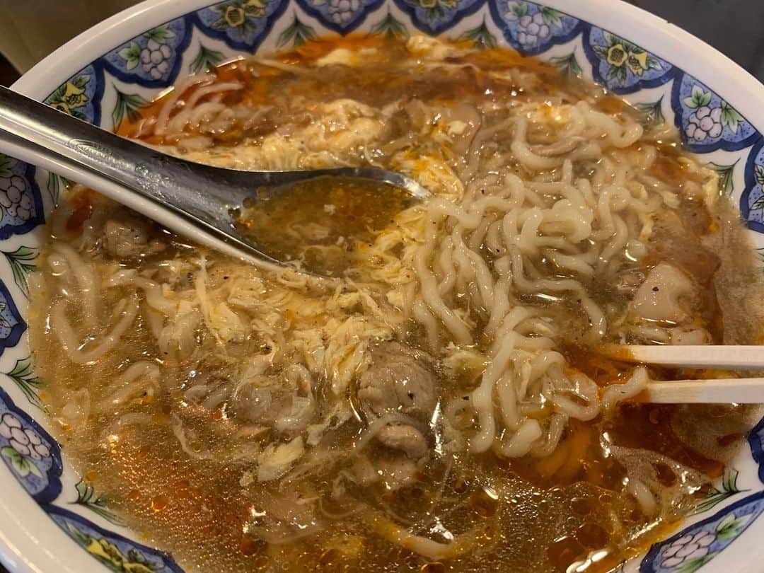 のインスタグラム：「スーラータンメン この酸っぱ辛い感じが癖になります🤤　　 乗ってる卵の感じも大好き…！ #赤澤遼太郎　#俳優　#ラーメン　#スーラータンメン　#いんすたたろう」