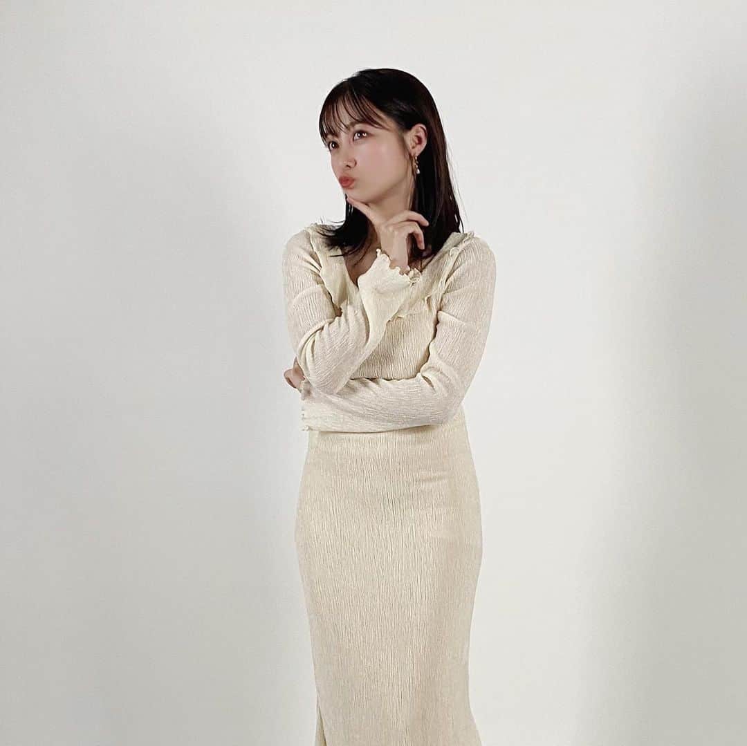 のインスタグラム：「こんばんは！環奈MGです。  今日は発売中の「ar」からオフショットをシェアします！  #橋本環奈 #橋本環奈2022 #橋本環奈マネージャー #ar」
