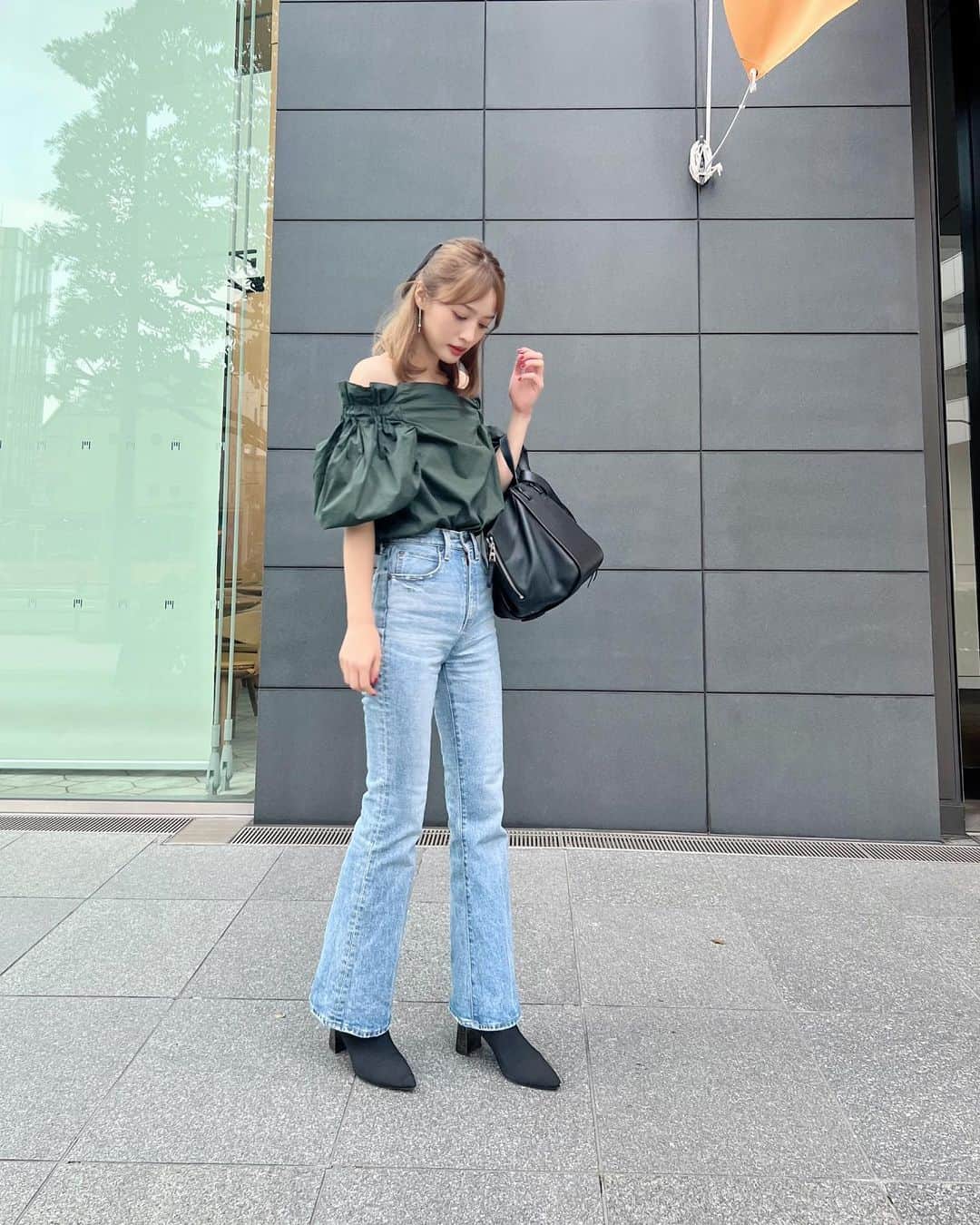 神部美咲のインスタグラム：「久々に履いた😇moussyデニム🖤」