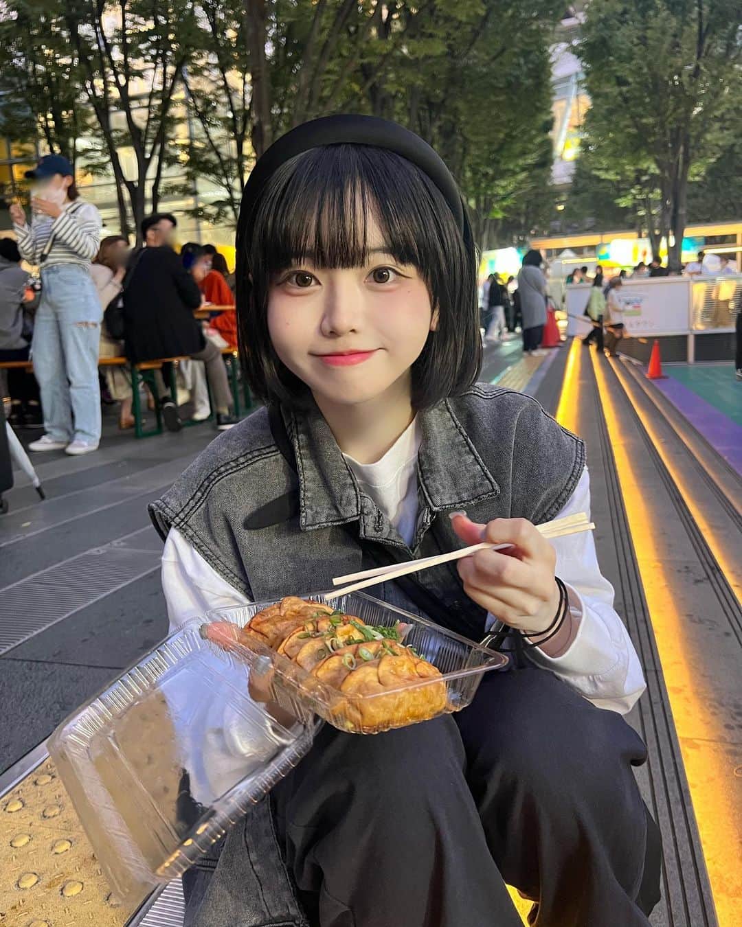 キム・イェリンのインスタグラム：「만두 축제 간 날 사진 아직두 이따 우하하 ( ◠‿◠ ) 餃子いっぱい食べた日の写真まだあったので載せるます！おいしかったなあ」