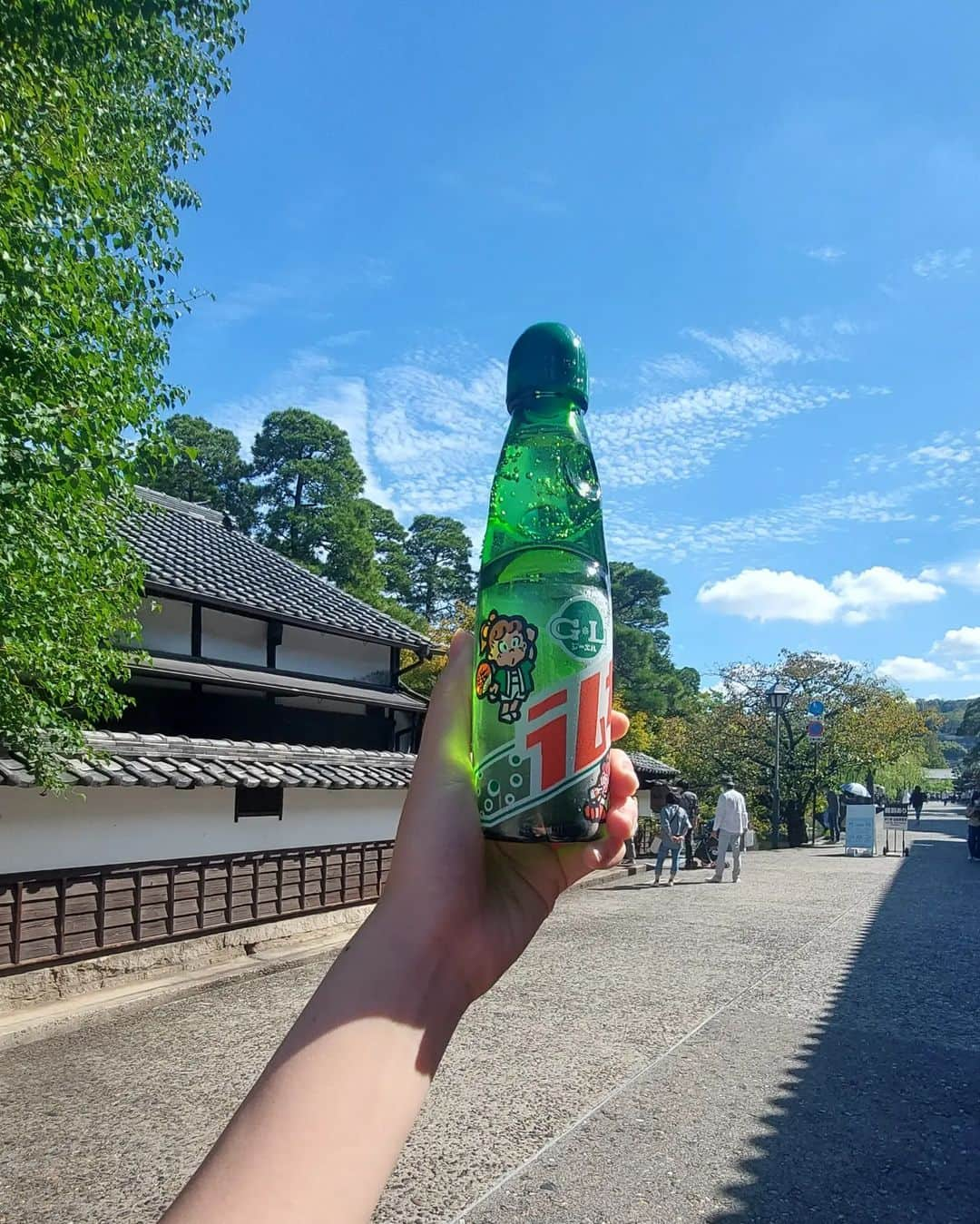 丸本凛さんのインスタグラム写真 - (丸本凛Instagram)「旅の写真を見返すと食べ物ばっかりでした笑 それだけではないはずですが、、！ #岡山編#倉敷#岡山県#倉敷美観地区#お団子#ラムネ#調布#カレーパン#instagood#japan#okayama#kurashiki」10月16日 19時07分 - rinmarumoto