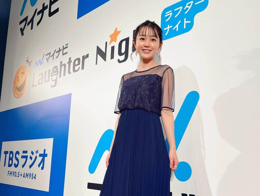 若林有子さんのインスタグラム写真 - (若林有子Instagram)「昨日は「マイナビラフターナイト」年に1度のチャンピオンLIVEでした👑  山里さんの隣に立たせていただくのも3年目。 それぞれのネタも、全組集まった時のトークも、超大盛り上がりの最高のライブとなりました！！  そして、優勝したサスペンダーズのお2人は、明日のラヴィット！に出演予定🐰 豪華な特典うれしいな〜ぜひご覧ください😊  配信のアーカイブはチケットぴあからお求めいただけるので、こちらもぜひ🎫🙆‍♀️  #年に一度の #チャンピオンライブ #いつもよりおめかし  #マイナビラフターナイト #ラフターナイト #laughternight  #お笑い  #若林有子 #アナウンサー」10月16日 19時31分 - wakabayashiyuko_