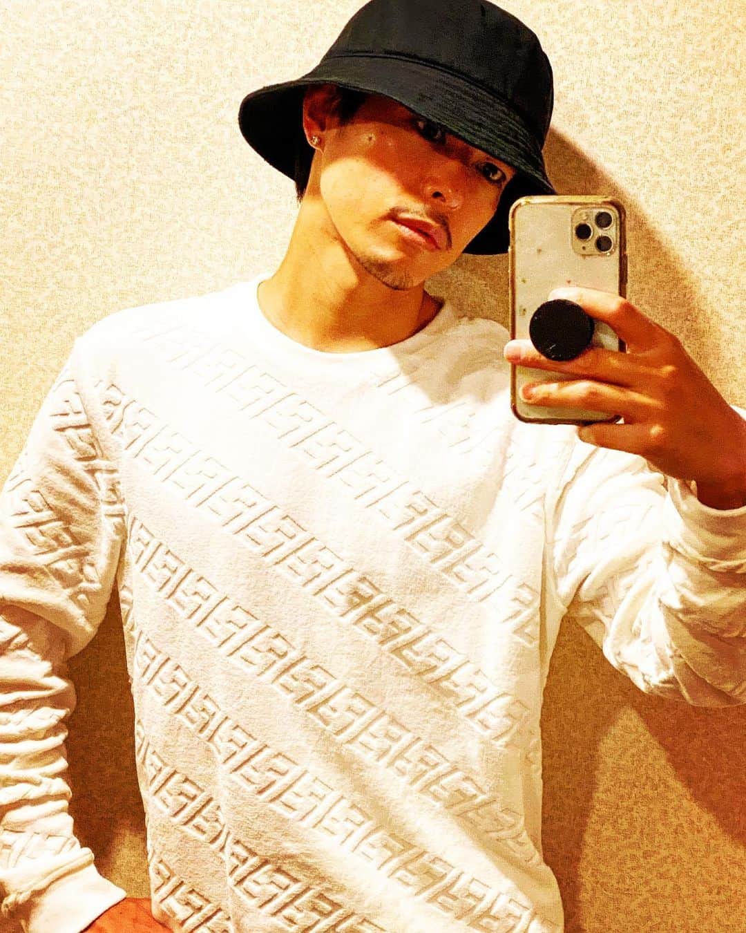 今市隆二のインスタグラム：「"RILY'S NIGHT" 〜Rock With You〜 スタートまであと1日  #今市隆二 #RYUJIIMAICHI #GOODOLDFUTURE #RILYSNIGHT #RILYS @fendi」