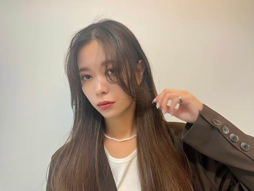 松林彩のインスタグラム：「📸❤︎  ---------❤︎----------. #サロモ #サロンモデル #ロング #ロングヘア #ヘアアレンジ #アッシュカラー  #撮影 #撮影モデル #f4f #hair #hairstyle #haircolor #makeup #coordinate #fashion #instafashion #hair #ootd #girl　#girls #love #follow #me #like4like」
