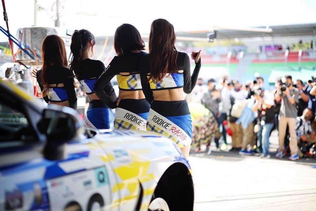 日南まみさんのインスタグラム写真 - (日南まみInstagram)「. #スーパー耐久 Rd.6岡山戦 決勝日💙  私たちが応援する、 28号車ORC ROOKIE GR86 CNF Concept は無事完走しました👍🏻✨  皆さん沢山の応援ありがとうございました♪ 次戦最終戦も #ROOKIERacing への 応援よろしくお願いします📣  撮影：三橋仁明 / N-RAK PHOTO AGENCY  #PhotobyNoriakiMitsuhashi #三橋仁明 #三橋仁明カメラマン」10月16日 21時12分 - _maaamiy_