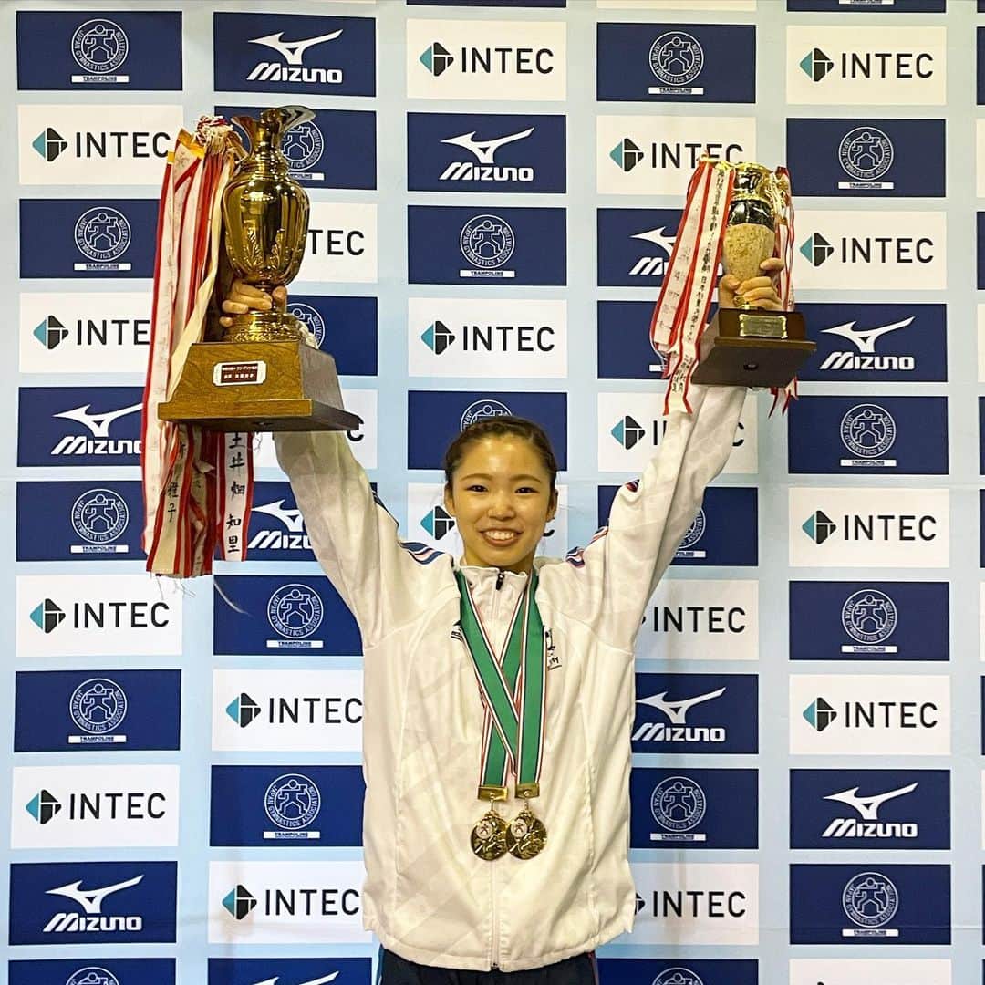 宇山芽紅のインスタグラム：「. 全日本選手権 個人、シンクロ優勝🏆  個人は初優勝で、本当に本当に嬉しいです！！ やっと念願のタイトルとれました😭  次は世界選手権！！ 更に完成度を高められるよう頑張ります。  応援ありがとうございました。」