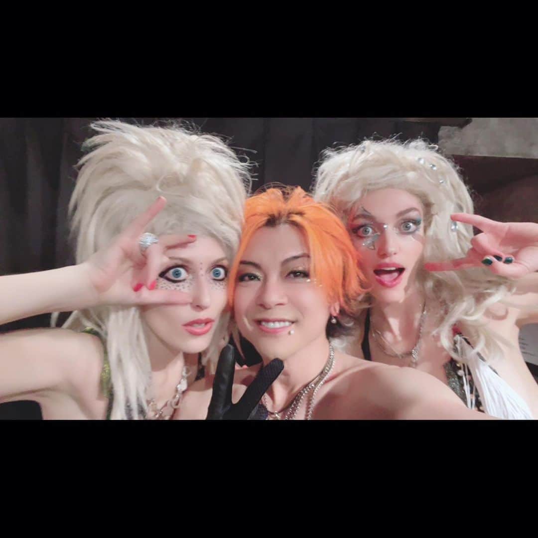 のインスタグラム：「夏の想い出✨ ⁡ ⁡ 『The Soap Girls』💃💃🍊 ⁡ ⁡ 12日間で11本のLIVE🥁 ⁡ ⁡ 最高に最高に本当に本当に楽しかった✨ ⁡ ⁡ Mille、Mie、Sam、関わったすべての関係者、スタッフ、そして応援してくれたファンのみんな、本当にありがとうございました❤️ ⁡ ⁡ #thesoapgirls #ソープガールズ #ミリーとミー #最高なマネージャープロデューサーSam ⁡ ⁡ ⁡ ⁡」