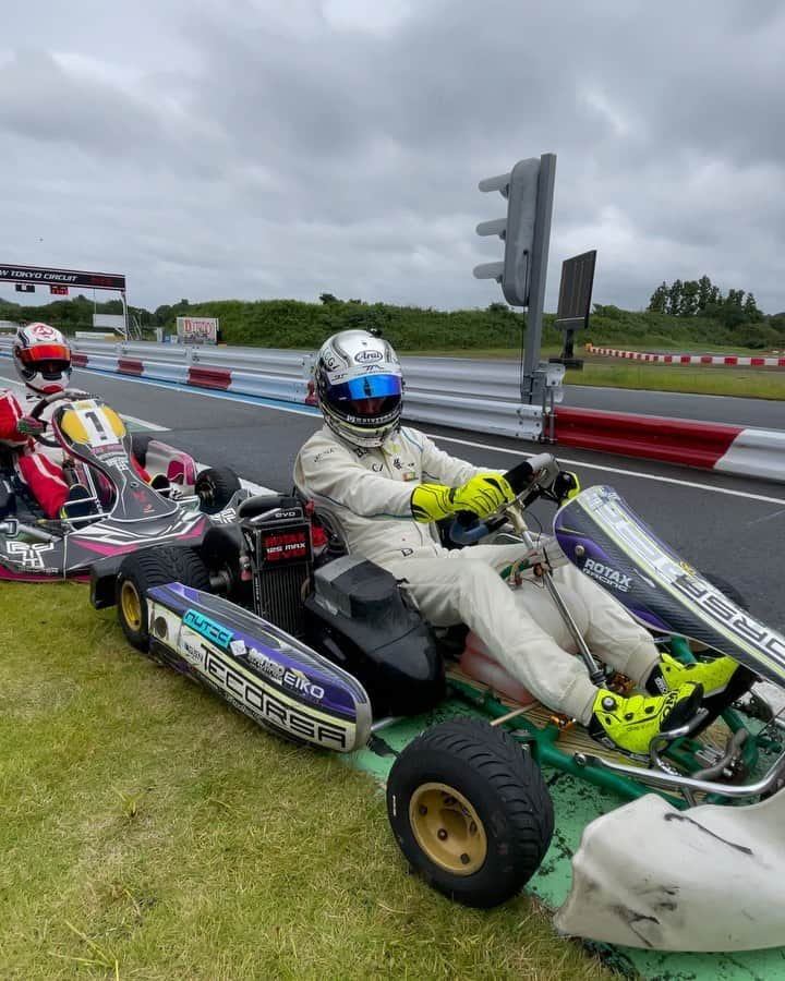 本山哲のインスタグラム：「ANRI GP2022 参加者が一日中カートで楽しく遊ぶ運動会だった☺️ 金石さんと遊べたのも良かった。 ヒカルに負けてマギーに抜かれたけどアンリには勝てた笑  レース後にはみんな笑顔で会話し合うのが印象的でした。 お世話になった方々ありがとうございました！ カートは誰でも乗れるしみんなで一緒に遊べて素晴らしい。 アキガセでも計画します😎」