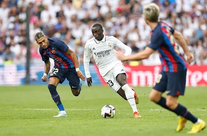 フェルランド・メンディのインスタグラム：「El Classico se queda Blanco 🤍💪🏿 HALA MADRID 🔥  #FM23 #RealMadrid #Classico」