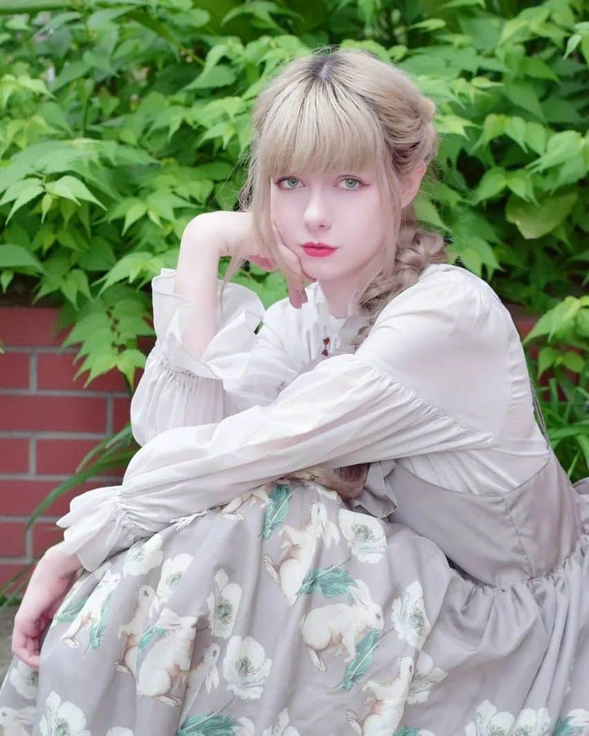 フィン・ポンペルモのインスタグラム：「@perlanellostrica」