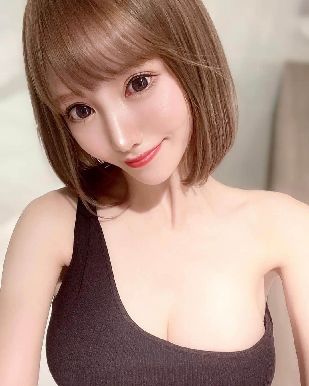 佐崎きさきのインスタグラム：「おはようございます☀ 幸せな朝☀️🥰 今週も楽しみましょうね❣️👏 . . .  #腹筋 #肌肉 #腹肌 #照片 #性感內衣  #性感睡衣 #減脂 #training #gym  #gymlife #gymmotivation #muscle  #abs  #fitness #fitnessgirl  #トレーニング #腹筋女子  #운동 #사진 #미용」