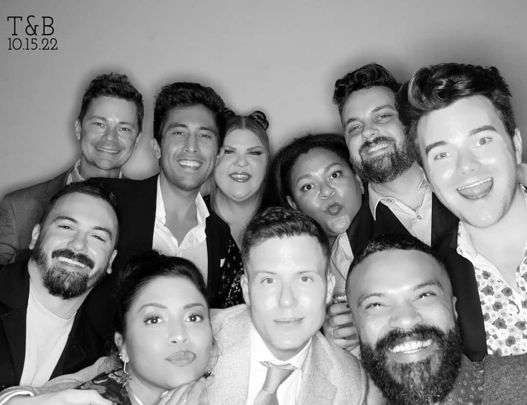 アシュリー・フィンクさんのインスタグラム写真 - (アシュリー・フィンクInstagram)「Had the MOST magical time getting to celebrate the love of Tyler and Brian last night. Congratulations you two! @thenino84 @brianjosephgillespie 🍾🥂💍💍」10月17日 8時03分 - axemefink