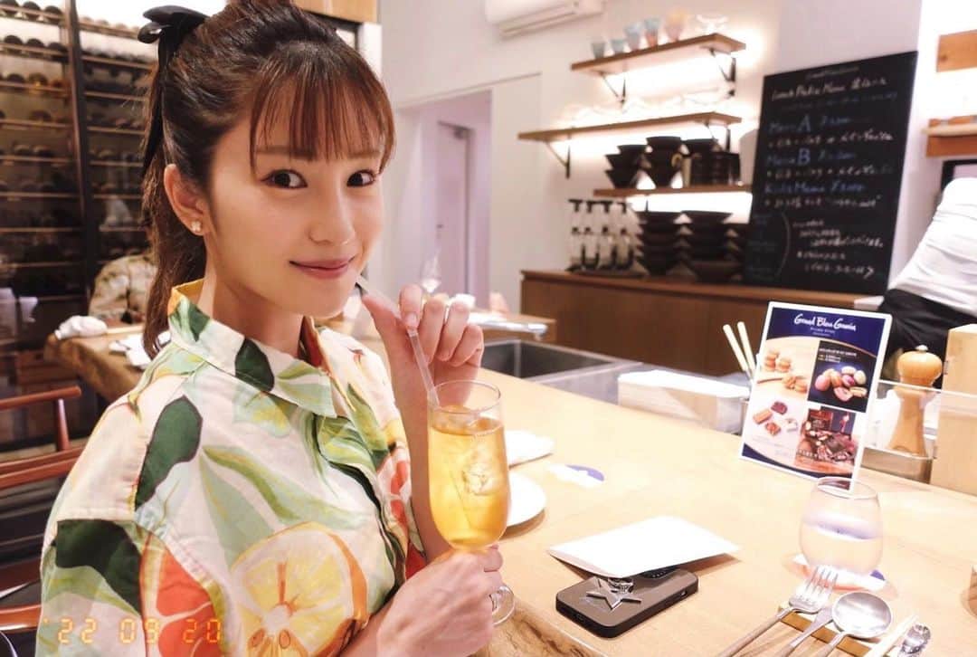 のインスタグラム：「🌺  みなさんの今日の夕飯は何ですか🍹？  私の夕飯は、、、💭 次の投稿にアップしています💕 チェックしてくださいね😉🫶」