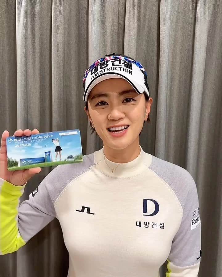 のインスタグラム：「오랜만에 한국에서의 시합! 떨려요🥶 그래도 마지막이니까 많이 웃으면서 할게요^_____^ 응원 많이 와주세요! 감사합니다 ☺️ #BLC2022 #BMW레이디스챔피언십 #BMWLadiesChamphionship #BMWGolfsport #BMWGolf @BMW_Korea @bmw_golfsport」