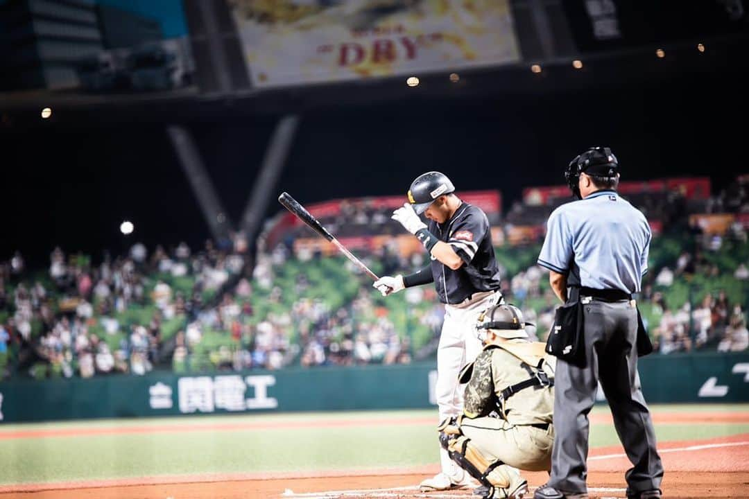 柳田悠岐のインスタグラム：「一年間応援ありがとうございました！また来年に向けてしっかり取り組んでいきます！ #感謝 #ファンは宝物」